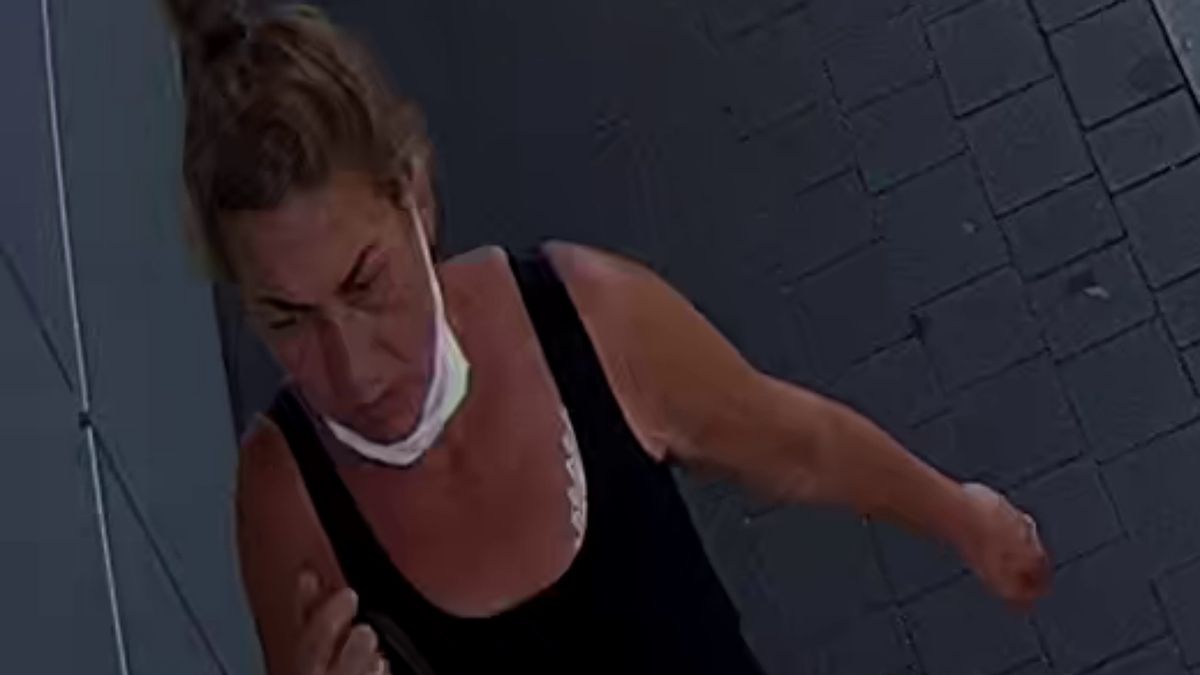 Policja opublikowała wizerunek kobiety, która okradła 83-latkę