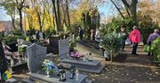 Leszno: Mieszkańcy tłumnie odwiedzają cmentarz przy ul. Kąkolewskiej