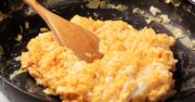 Dodaj łyżkę do jajecznicy. Tak robi ją Gordon Ramsay