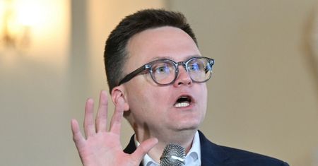 Internauta grzmi nad Tik Tokiem Szymona Hołowni: "Takiego PRZEKRĘTU świat nie widział". Marszałek Sejmu nie pozostawił tego BEZ komentarza