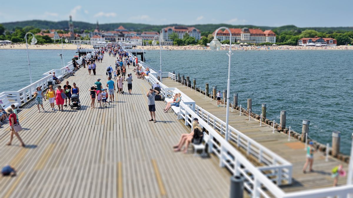 Pogoda Sopot molo wakacje morze turyści