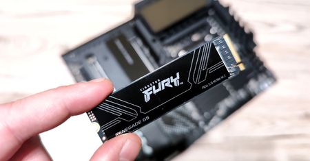 To przyszłość komputerów. Dyski SSD PCIe 5.0 coraz lepsze i tańsze