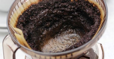 Kawa na czarnej liście. Te osoby nie powinny jej pić