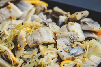 Biorę kilka torebek herbaty i płaty śledziowe. Ten szwedzki patent to mistrzostwo świata