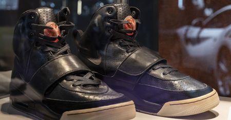 Padł rekord. Kosmiczna cena butów Nike, które nosił Kanye West