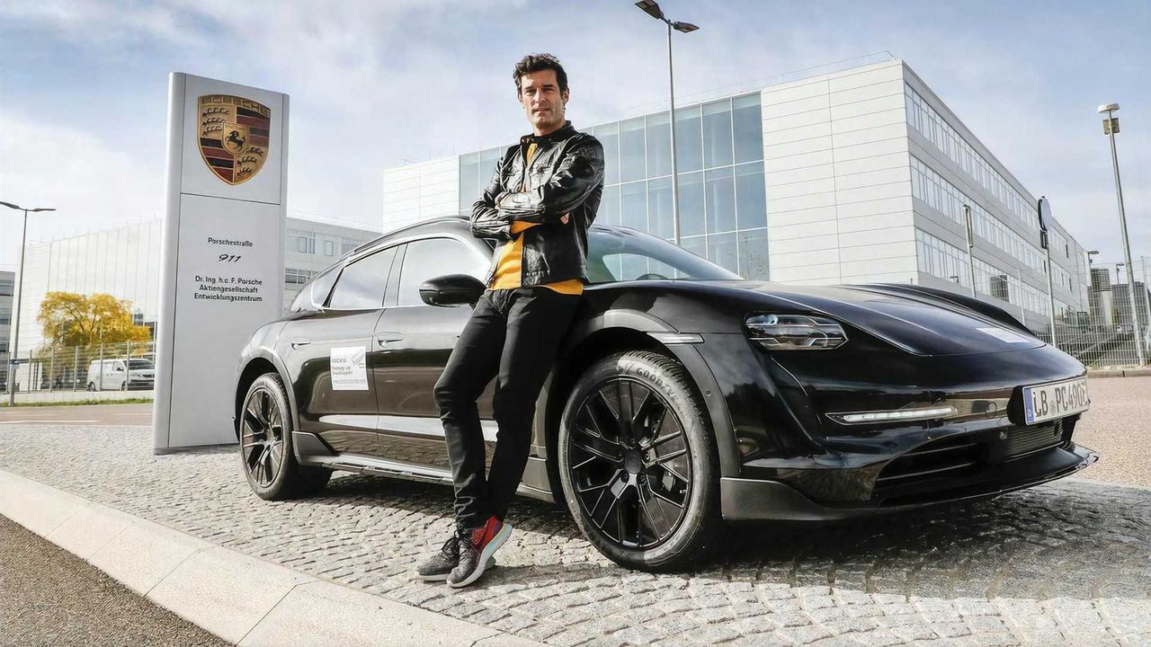 Mark Webber potwierdza - debiut Taycana Cross Turismo to kwestia kilku tygodni.