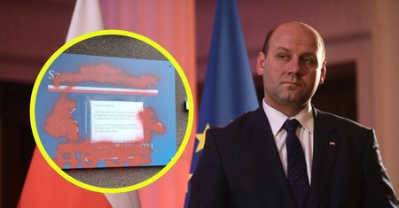 Strajk Kobiet. Zdewastowano biuro poselskie polityka PiS