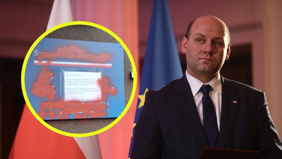 Strajk Kobiet. Farba na biurze poselskim polityka PiS Szymona Szynkowskiego vel Sęka