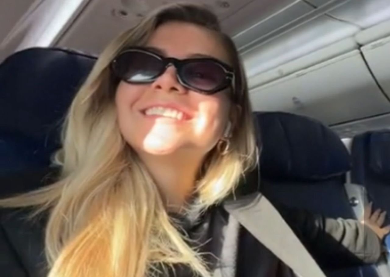 Pokazała sposób na to, by nikt nie siedział obok w samolocie