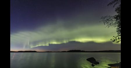 Odkryto nowy rodzaj zorzy polarnej. Przypomina rozświetlone wydmy