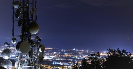 5G może być niebezpieczna dla zdrowia. Ta bielizna ma temu zapobiec