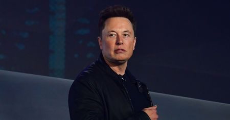 Elon Musk komentuje temat 5G. Mówi o zdrowotnych zagrożeniach