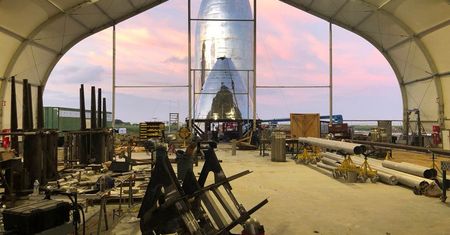 Elon Musk: prezentuje najnowsze zdjęcia SapceX Starship. Widać zmiany i nowe pomysły