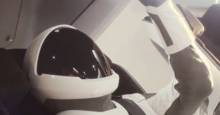 Elon Musk pokazał, jak będzie wyglądać załogowa misja SpaceX Falcon 9 [Wideo]
