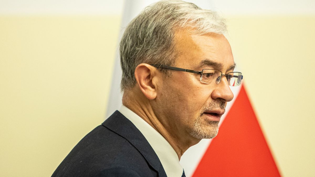 Resort podległy ministrowi Jerzemu Kwiecińskiemu nie spieszy się z przepisami dla fintechów.