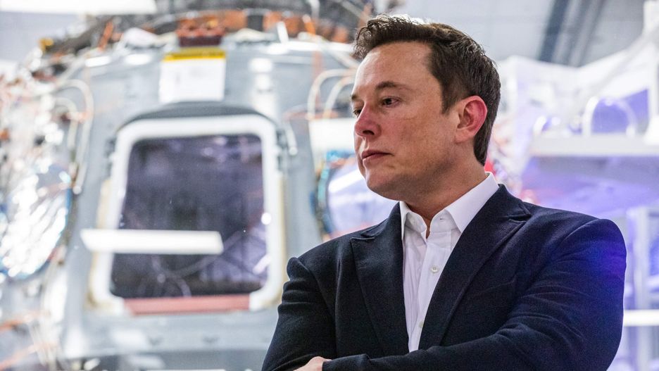 Elon Musk walczy z oszustami na Twitterze. 