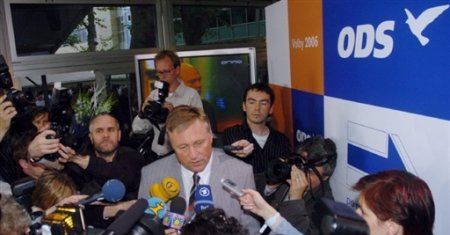 Premier Czech chce unieważnić przegrane wybory