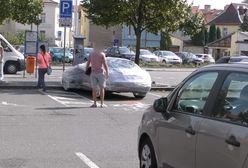 Folia na auto i "prezenty". Czeski sposób na zajmujących miejsca dla niepełnosprawnych