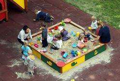 Kazała dziecku wypróżnić się na trawnik. "Byłam w ciężkim szoku"