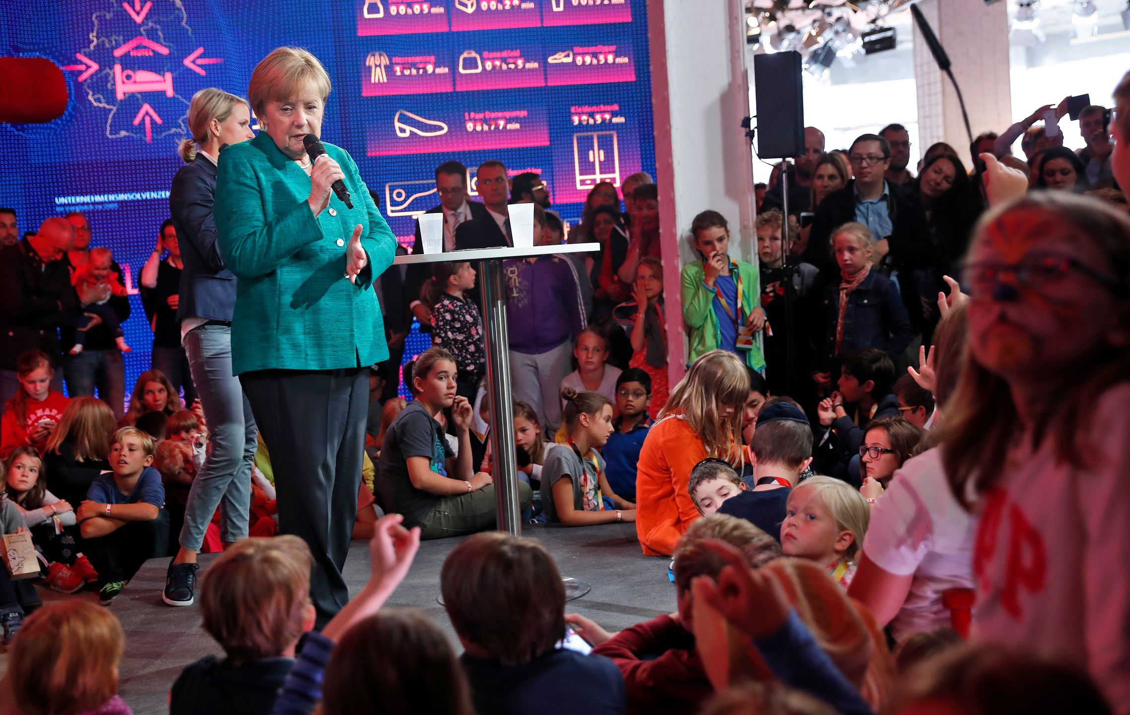 Angela Merkel chce przeforsować obcięcie zasiłku na dzieci obcokrajowców.