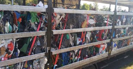 Nielegalny transport zagranicznych odpadów. Zatrzymano 29 ton śmieci