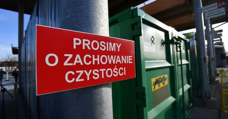 Śmieci to nie tylko problem zwykłych ludzi. Zarządzający budynkami też łapią się za głowy