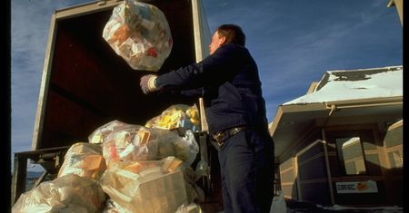 Opłata recyklingowa. Firmy chcą mieć wpływ i przejąć selektywną zbiórkę śmieci