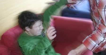 Bicie dzieci. Polacy nie mówią w tej kwestii jednym głosem [BADANIE]