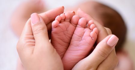Kilkunastomiesięczna dziewczynka odebrana przez Jugendamt wróciła do rodziców. Zastępca Ziobry chwali się sukcesem