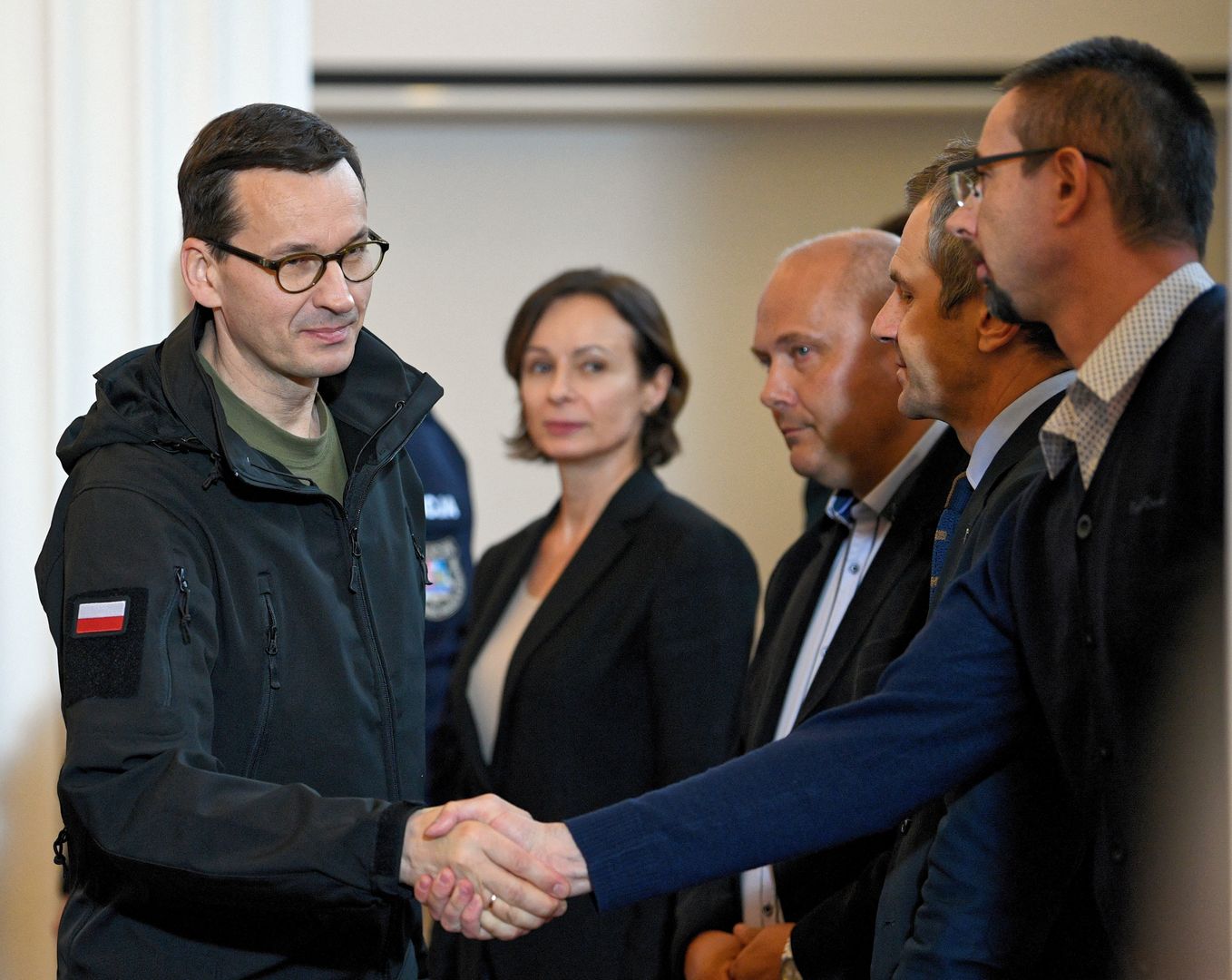 Mateusz Morawiecki podczas akcji przeciwpowodziowej na Podkarpaciu