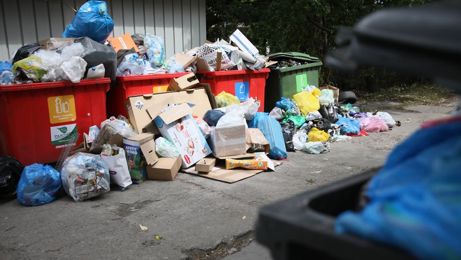 Warszawa. Radni podejmą decyzję ws. opłat za wywóz śmieci na czwartkowej sesji Rady Miasta