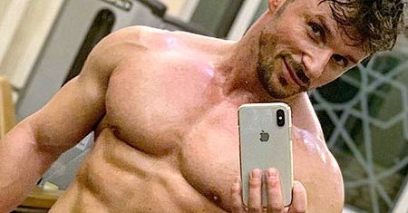 Latami skrywane przez paparazi zdjęcia Qczaja trafiły do sieci! Jego metamorfoza poraża!