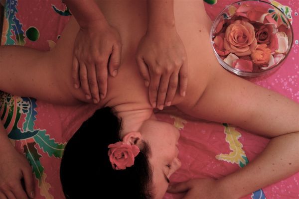 Zdjęcia masażu - masaż pleców 