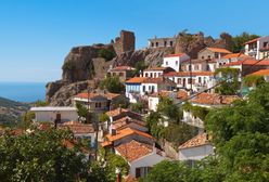 Stan wyjątkowy na popularnej greckiej wyspie