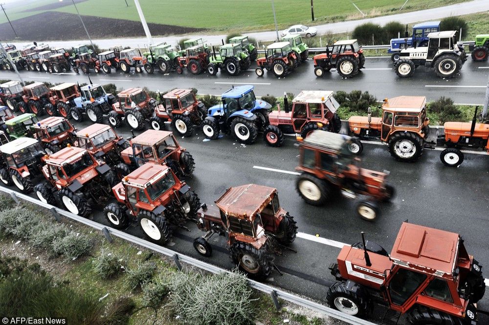 Amerykańscy rolnicy hakują swoje traktory. Dzięki temu mogą sami je naprawiać