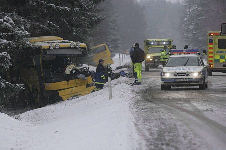 6 osób zginęło w kolizji autobusów w Szwecji