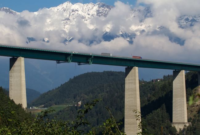 Najwyższe na świecie miejsca do skakania na bungee