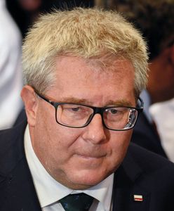 Europoseł PiS Ryszard Czarnecki: w nocy ostrzelano moje biuro w Nowym Dworze Mazowieckim