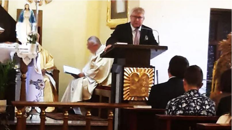 Ryszard Czarnecki przemawia w kościele