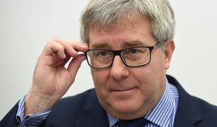 Czarnecki niczym król albo prezydent? Internauci: "Naród dziękuję, ale słuchał nie będzie"