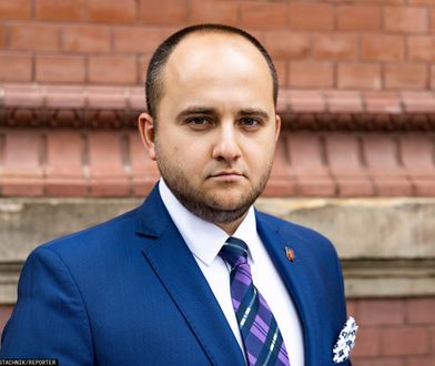 Szczecin w trosce o jeże rezygnuje z grabienia liści. Zdziwiony Dariusz Matecki pisze interpelację