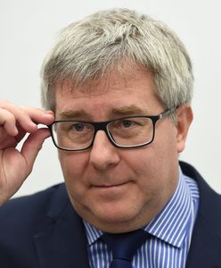 Czarnecki niczym król albo prezydent? Internauci: "Naród dziękuję, ale słuchał nie będzie"