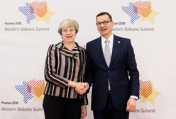 Morawiecki dostał od May nietypowy prezent. Jest zdjęcie