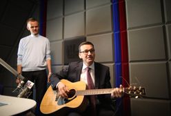 Mateusz Morawiecki jakiego nie znacie. W katolickim radiu będzie grał na gitarze bieszczadzkie piosenki