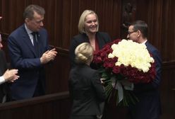 Expose Mateusza Morawieckiego. Dominika Chorosińska wręczyła kwiaty