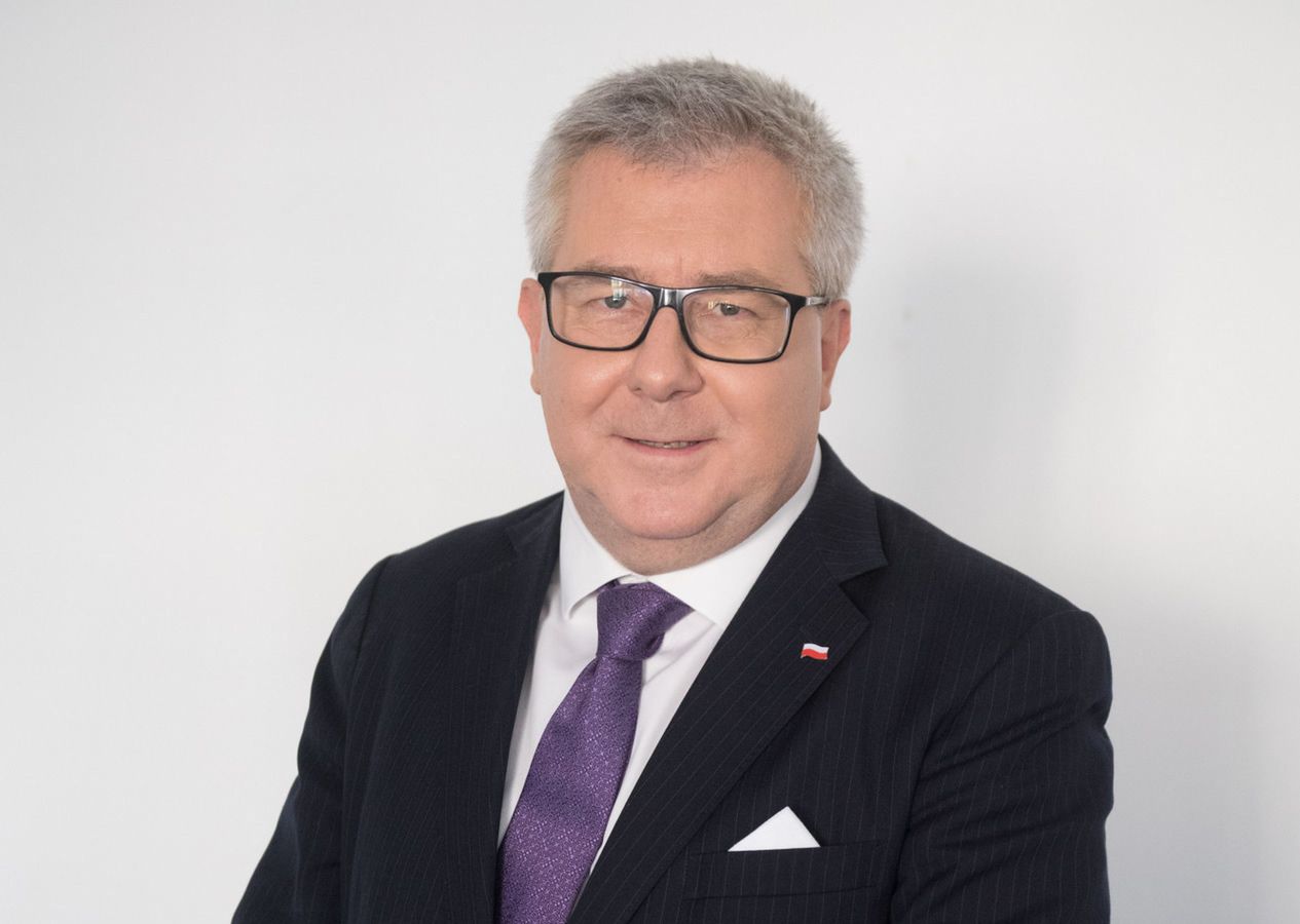 Ryszard Czarnecki zapytany o czeską polityk. "Jaka jest? Brunetka"