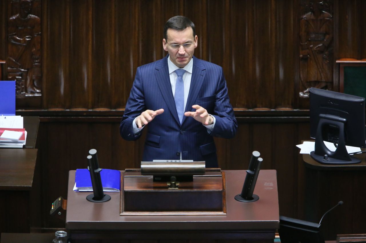 Wotum nieufności dla Beaty Szydło i Elżbiety Rafalskiej. Morawiecki ich broni