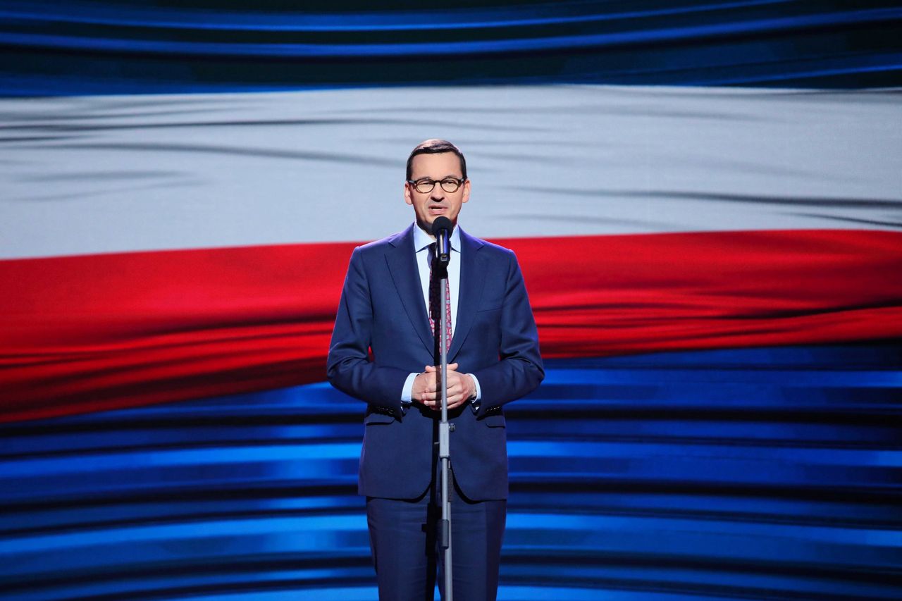 Litwa. Mateusz Morawiecki w Wilnie o nowym kanale Telewizji Polskiej. "Chodzi o prawdę"