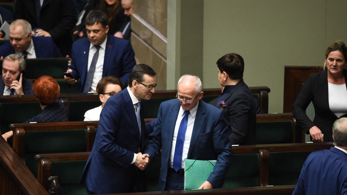 Ustawa zamrażająca ceny prądu została przyjęta pod koniec roku w ekspresowym tempie