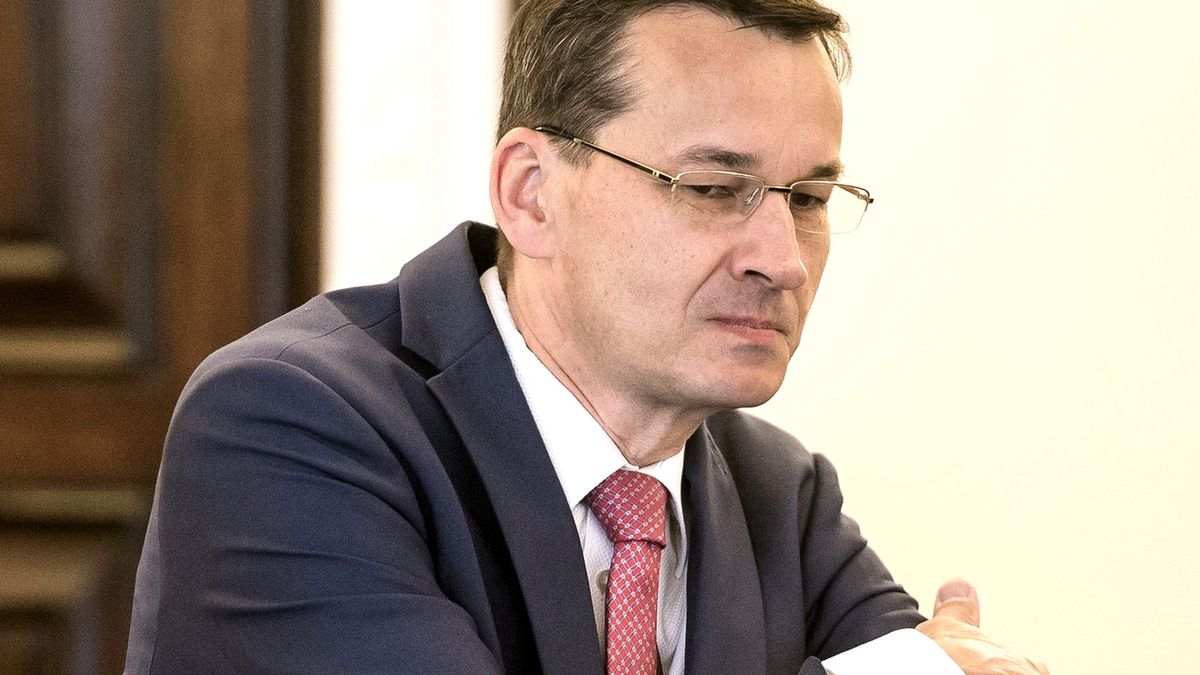 Premier Morawiecki nie cieszy się z późniejszej w tym roku Wielkanocy. Spadły wpływy podatkowe